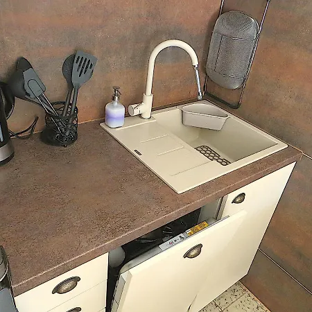 V, 4-star 2-floor 1-apartment Seaside With Great Outdoors Prizba