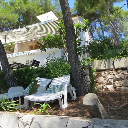 Villa V, 4-star 2-floor 1-apartment Seaside With Great Outdoors Prizba