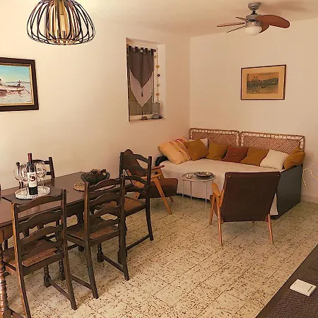 V, 4-star 2-floor 1-apartment Seaside With Great Outdoors Villa Prižba