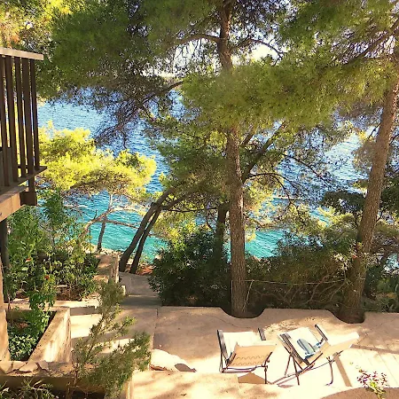 Villa V, 4-star 2-floor 1-apartment Seaside With Great Outdoors *