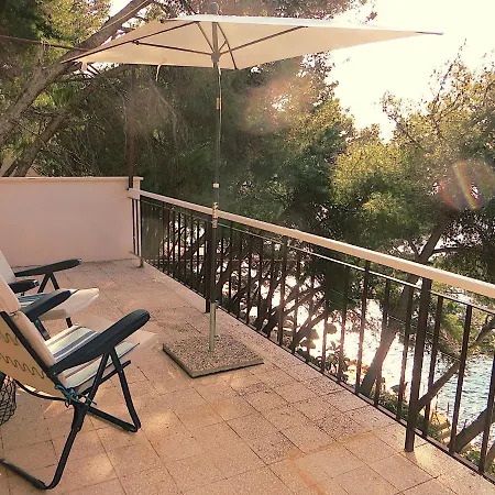 V, 4-star 2-floor 1-apartment Seaside With Great Outdoors Villa Prižba