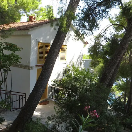 V, 4-star 2-floor 1-apartment Seaside With Great Outdoors Prizba