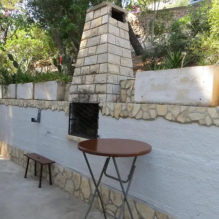 Villa V, 4-star 2-floor 1-apartment Seaside With Great Outdoors *