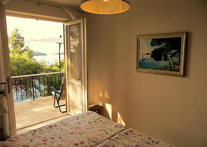 Villa V, 4-star 2-floor 1-apartment Seaside With Great Outdoors *