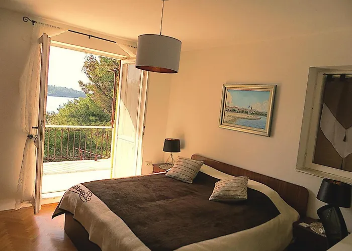 V, 4-star 2-floor 1-apartment Seaside With Great Outdoors Villa
