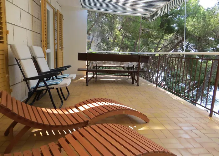 Villa V, 4-star 2-floor 1-apartment Seaside With Great Outdoors Prizba