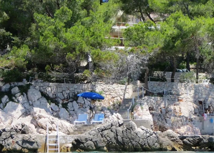 Villa V, 4-star 2-floor 1-apartment Seaside With Great Outdoors *